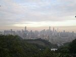 俯瞰城市與山林美景
