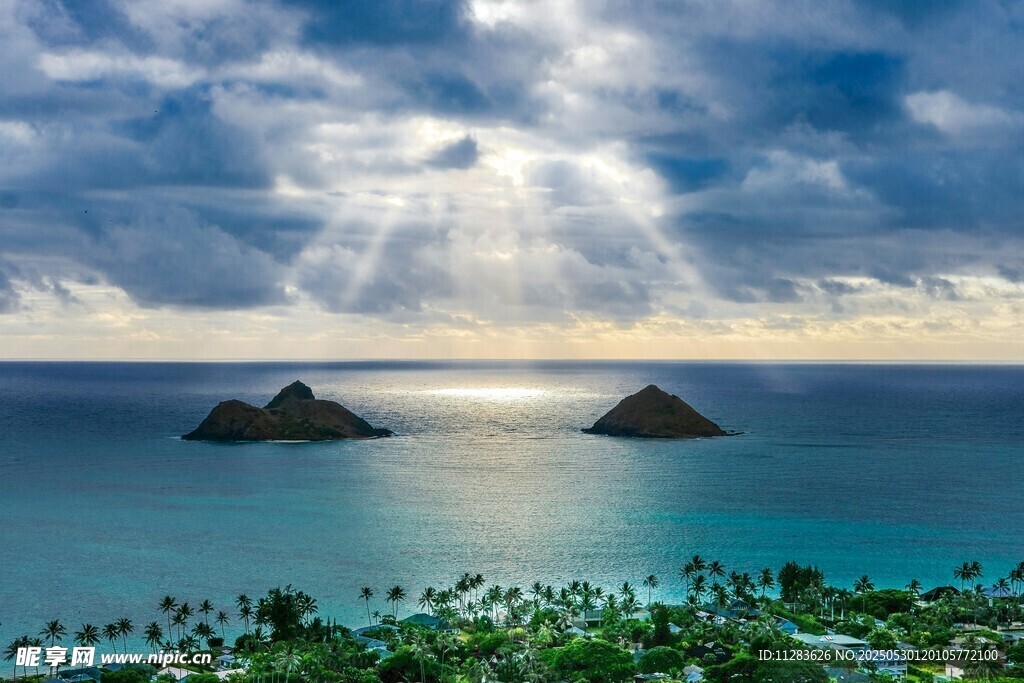 海上島嶼日出美景