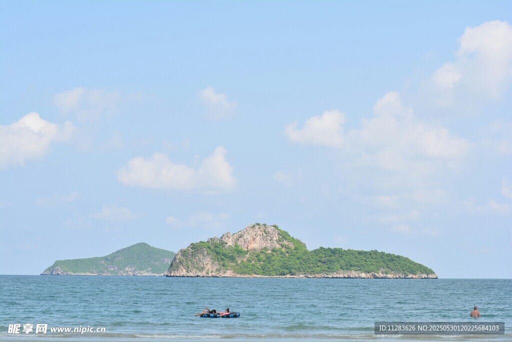 海上孤島美景
