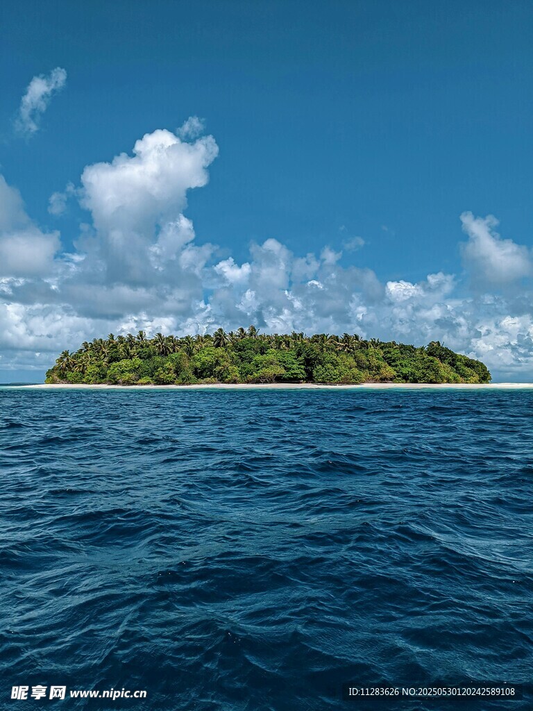 海上綠島 藍天碧波美景