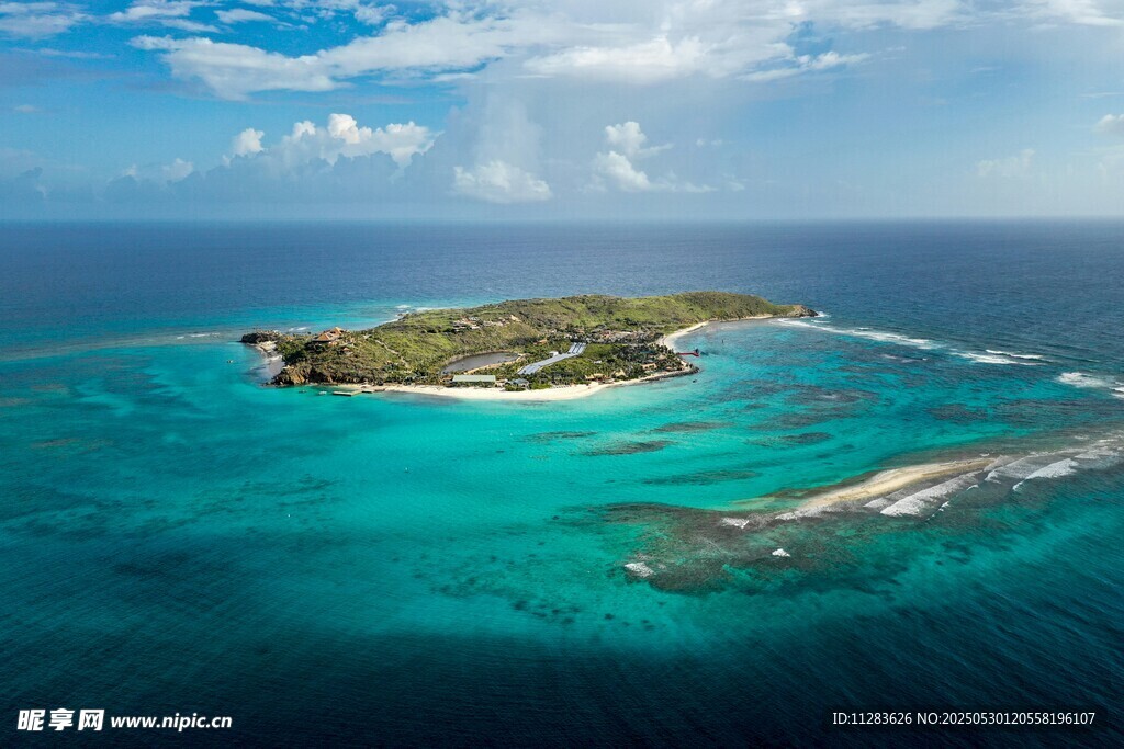 美麗海島的迷人藍色海域