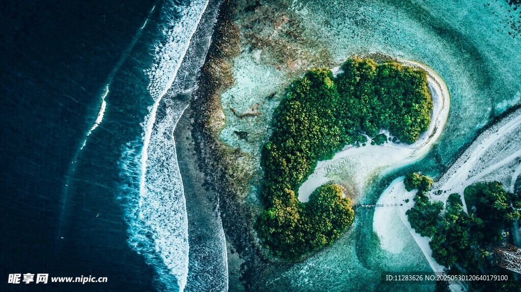 美麗心形海島俯瞰景觀
