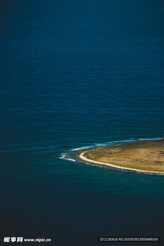 海上孤島美景