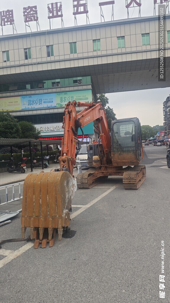 道路施工現場作業場景