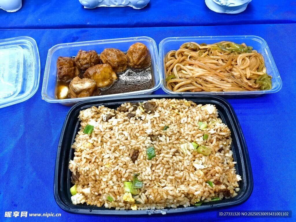 多樣美味外賣餐食展示