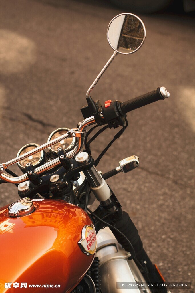 復(fù)古摩托車車把特寫