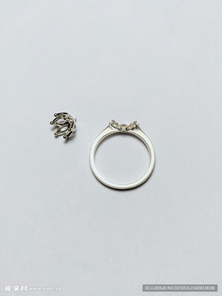 簡約戒指及小配飾展示