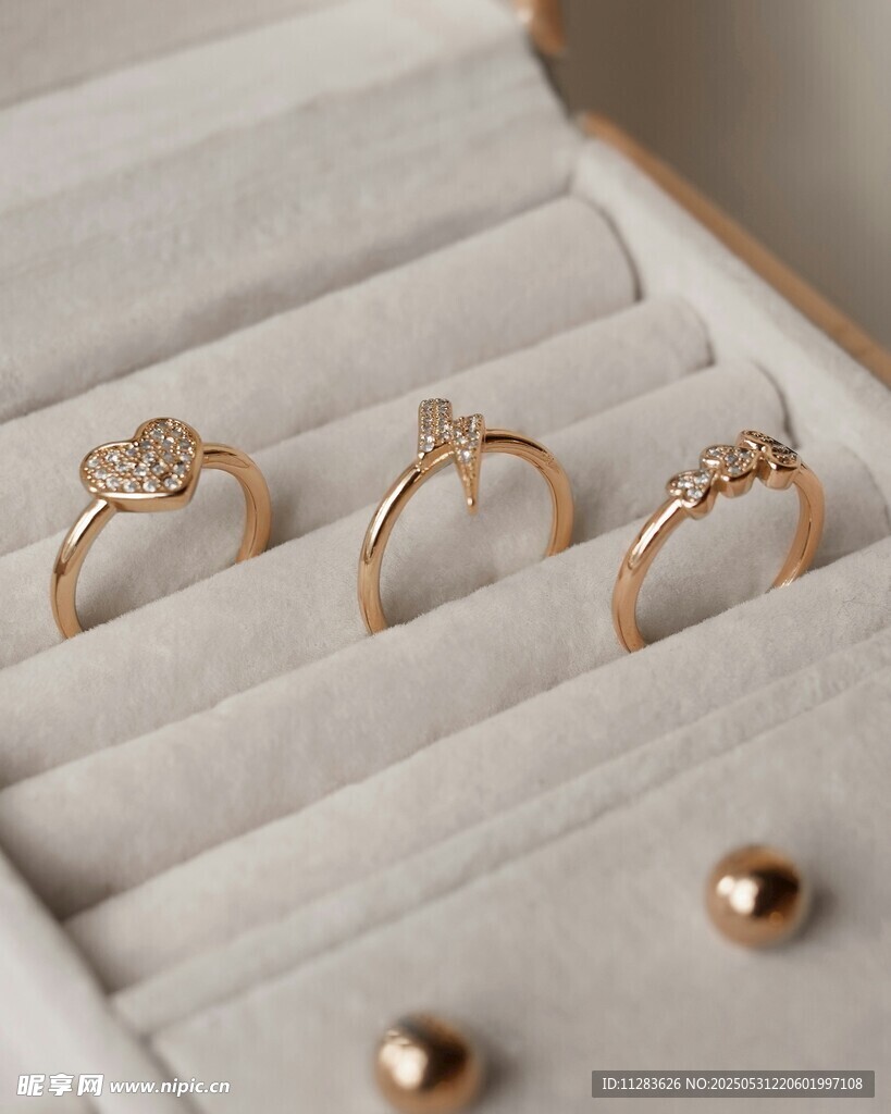 精致金戒指及圓珠飾品
