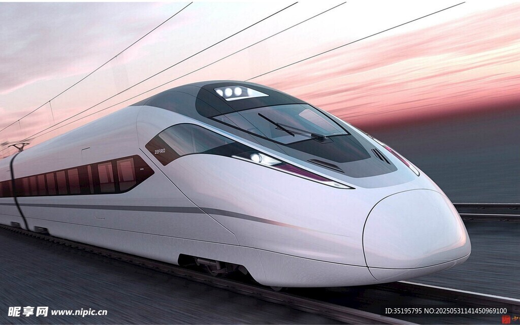 夕陽(yáng)下的高速列車