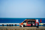 海南海邊的多彩餐車咖啡車