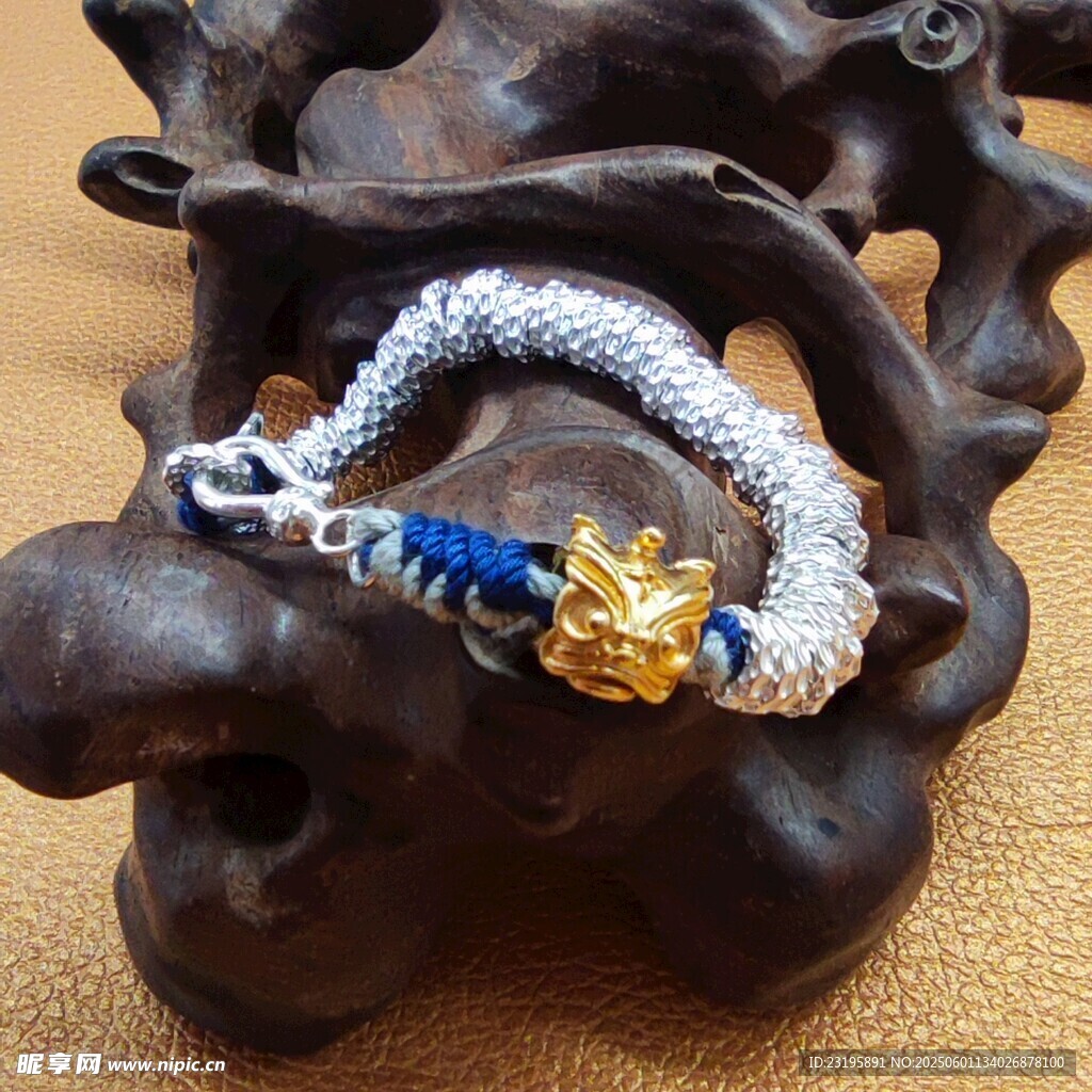 銀編手鏈配金飾與藍(lán)珠