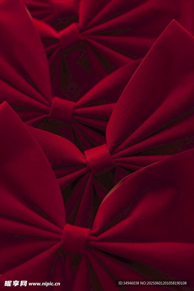 紅色絨布蝴蝶結(jié)裝飾