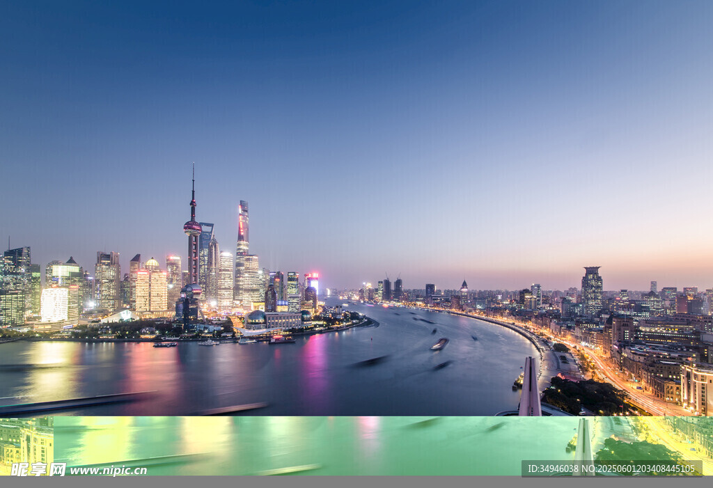 上海外灘璀璨夜景俯瞰