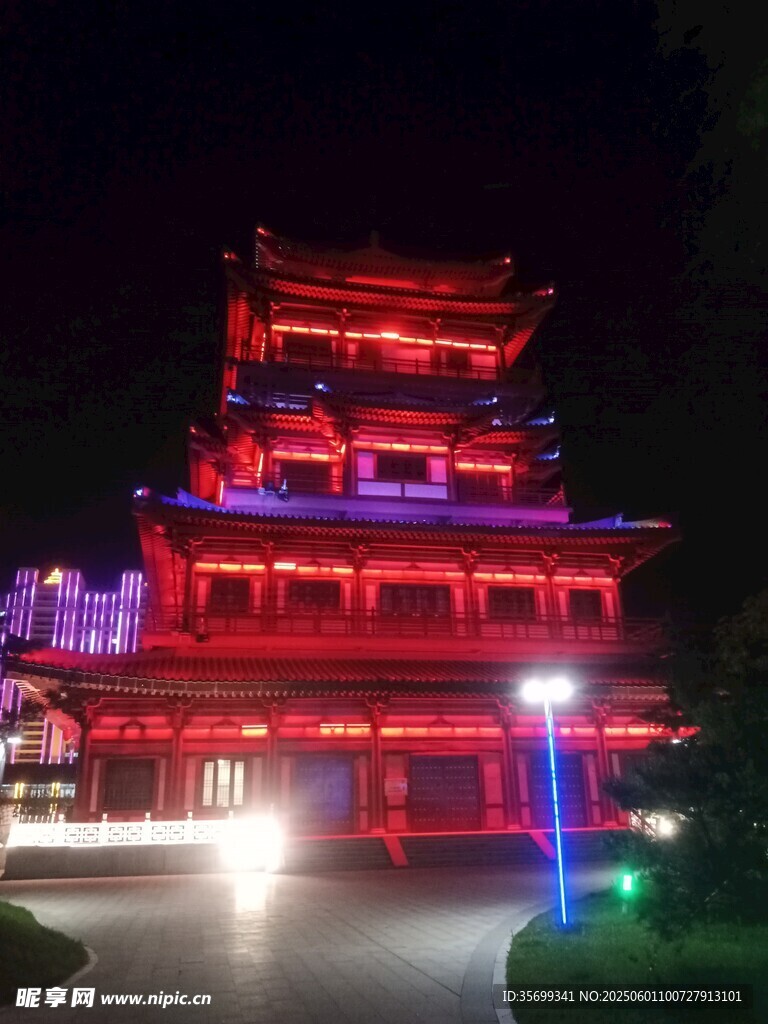 古樓夜景燈光絢麗奪目