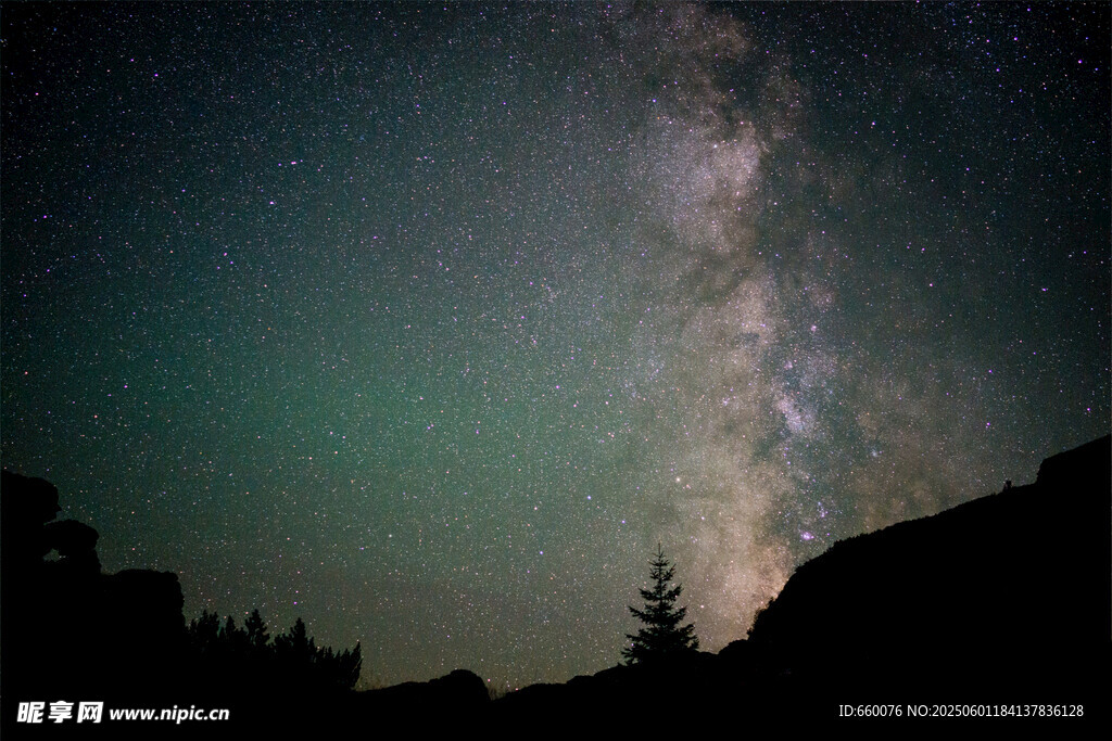 夜空下的璀璨星河