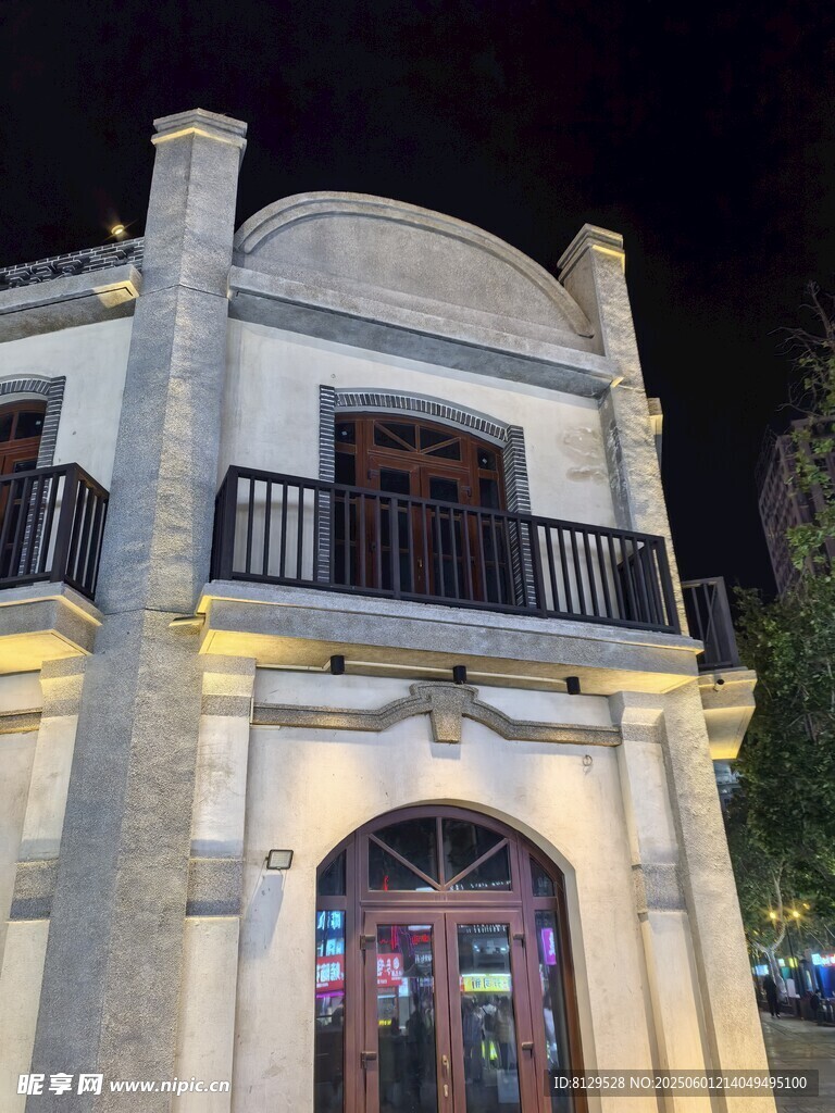 夜晚中的歐式風格建筑