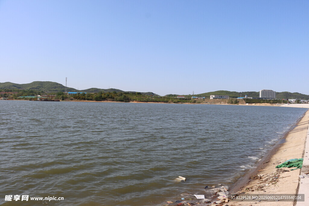 湖畔風光 岸邊景致