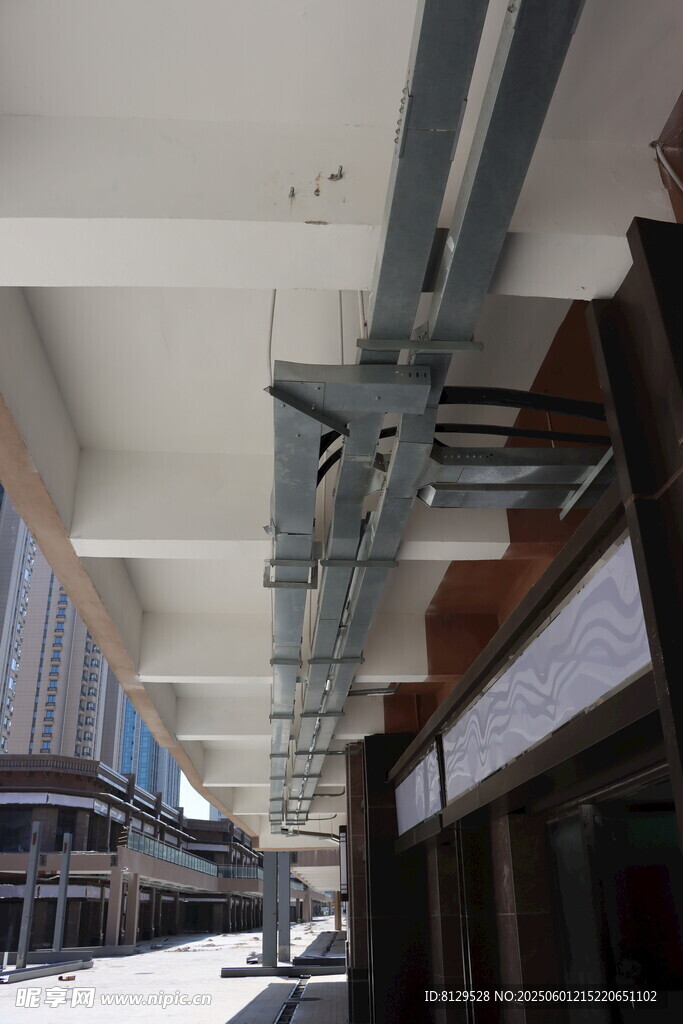 城市街道下的建筑結構