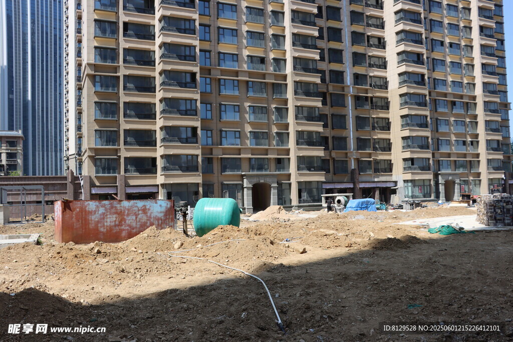 在建高層住宅施工現場