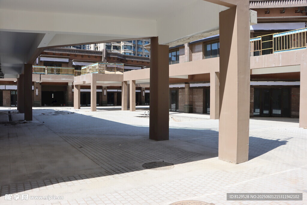 現(xiàn)代建筑庭院空間景觀