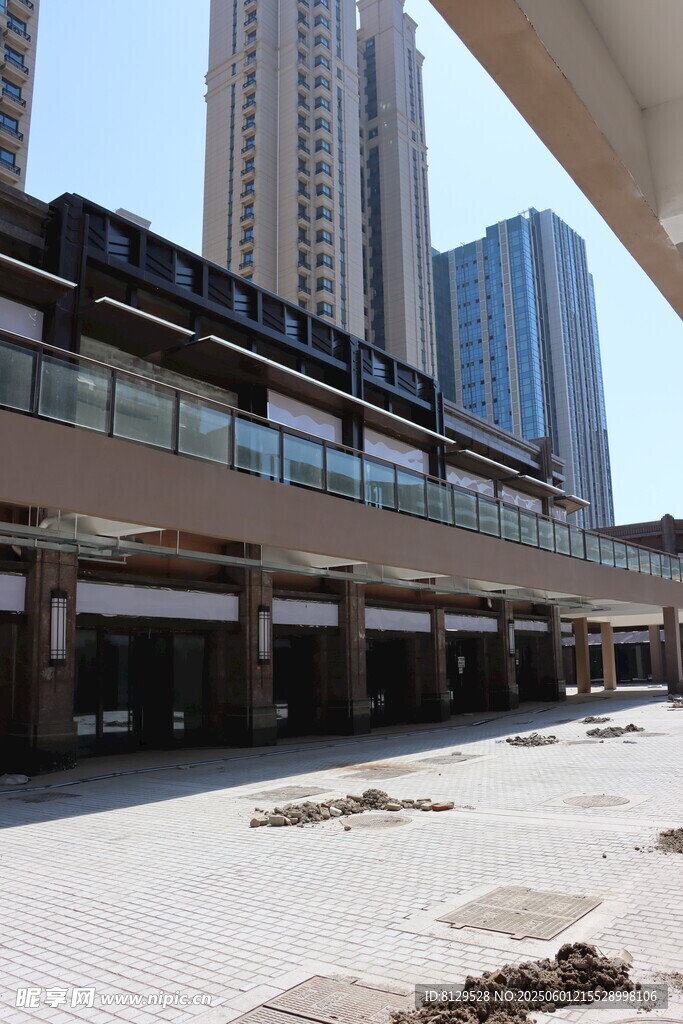 城市在建商業廣場外觀