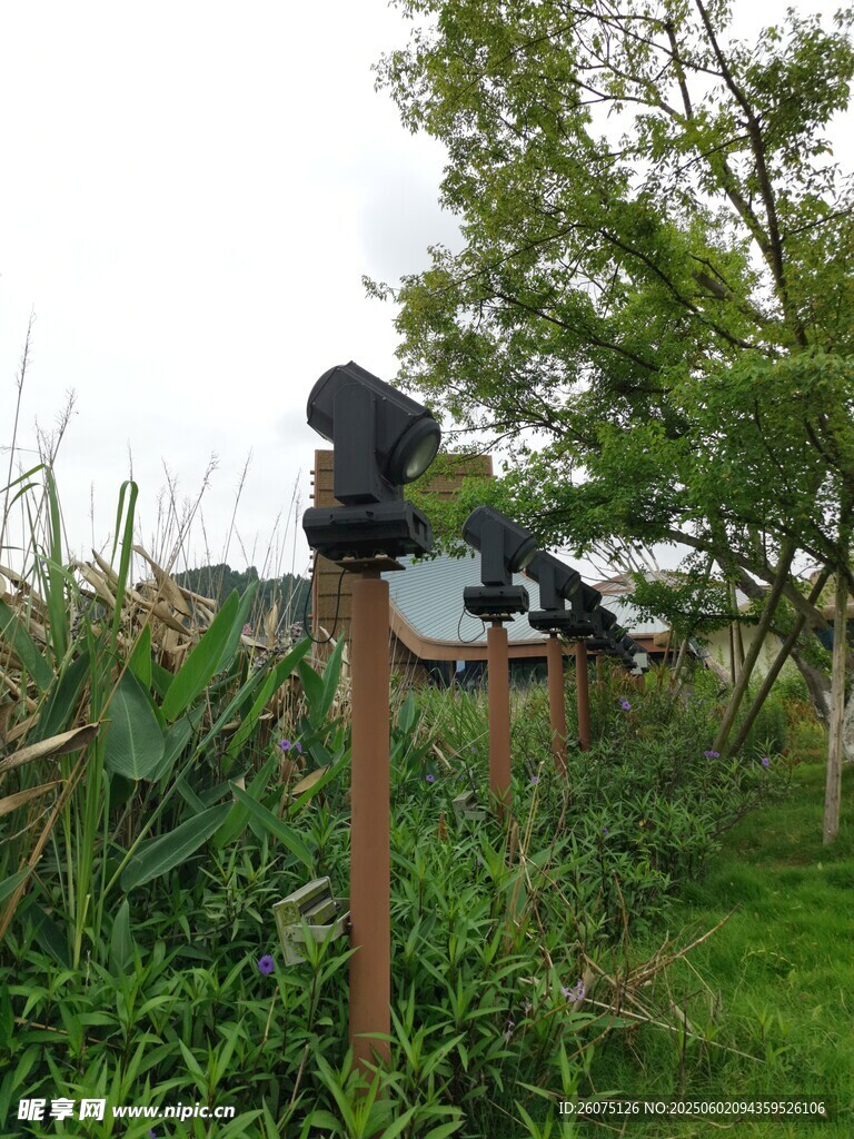 燈光設(shè)備