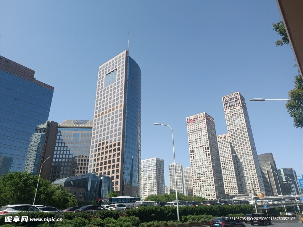 都市高樓林立的繁華景象