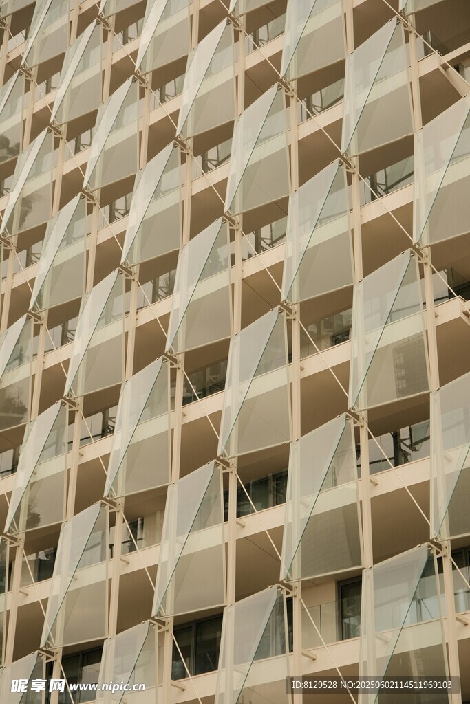 現(xiàn)代建筑外立面獨(dú)特景觀