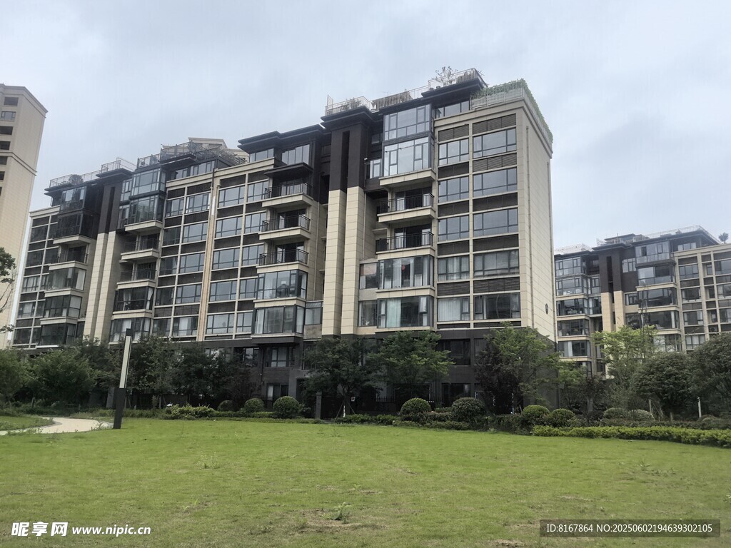 現(xiàn)代高層住宅與綠地景觀