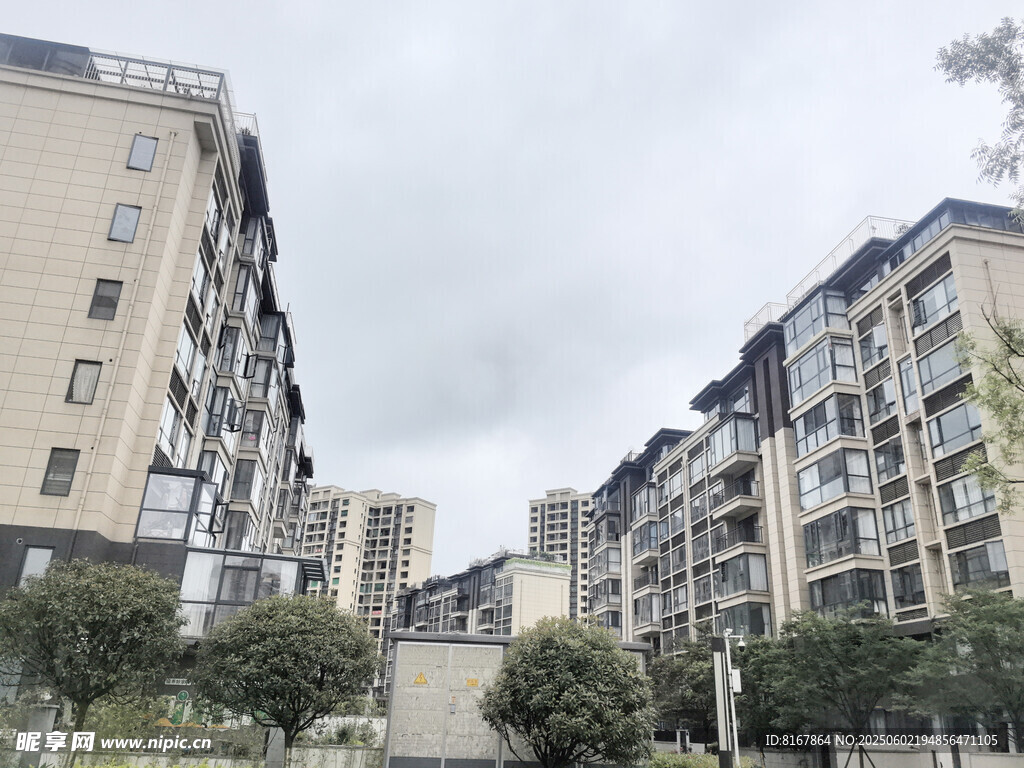 現代多層居民住宅樓景觀