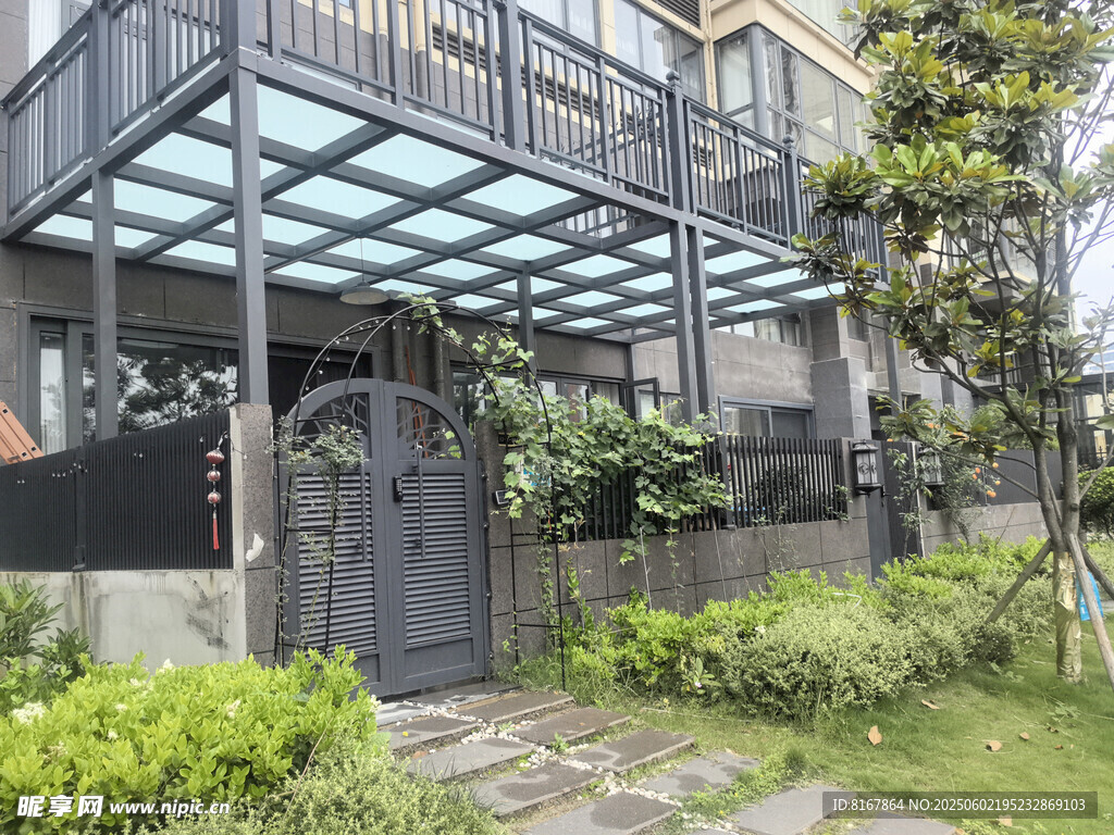 現代風格庭院玻璃頂棚建筑