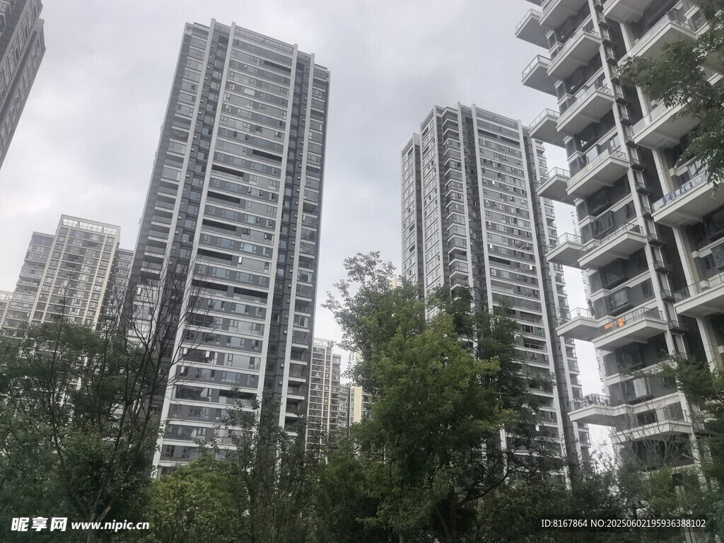 城市林立的高層住宅樓