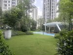 小區(qū)內(nèi)的綠意景觀與建筑
