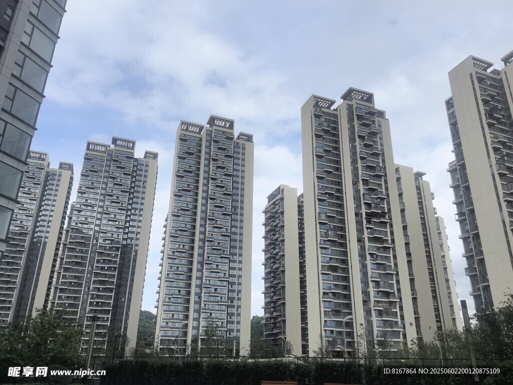 城市林立的高層住宅樓