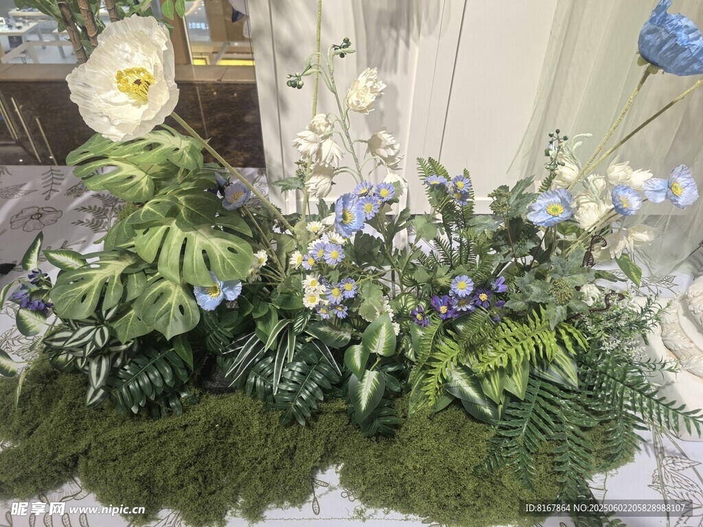 清新綠植花卉組合景觀