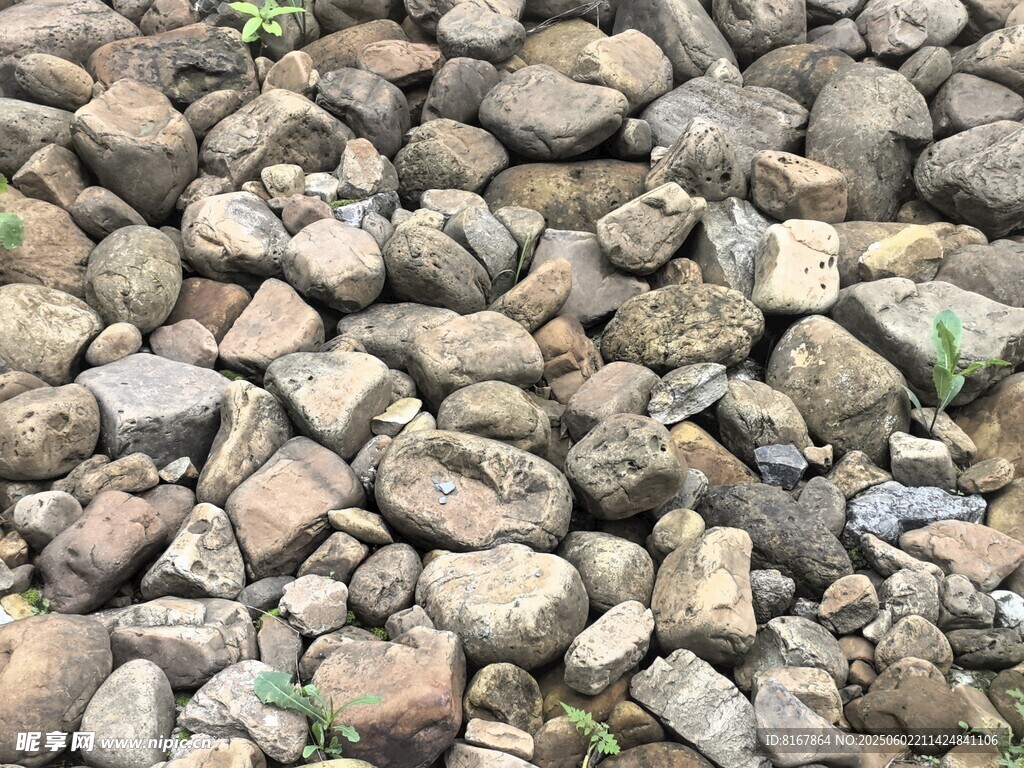 碎石地面景象