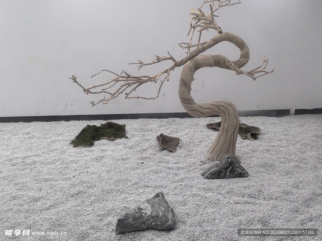 枯樹雪景石景藝術(shù)景觀