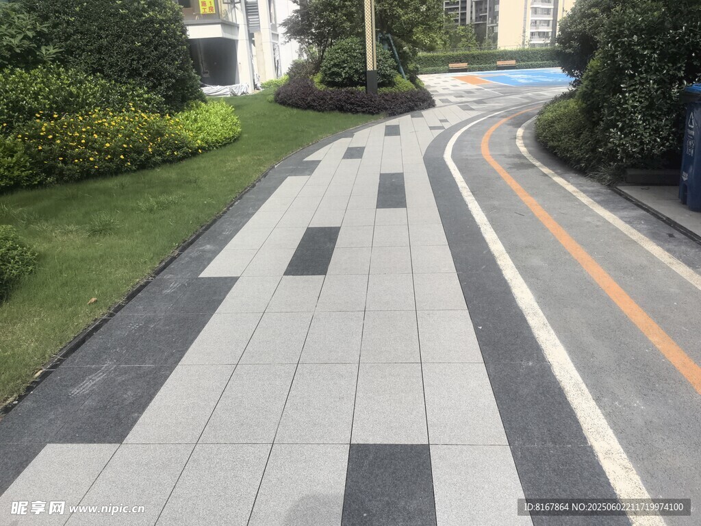 城市中整潔的道路景觀