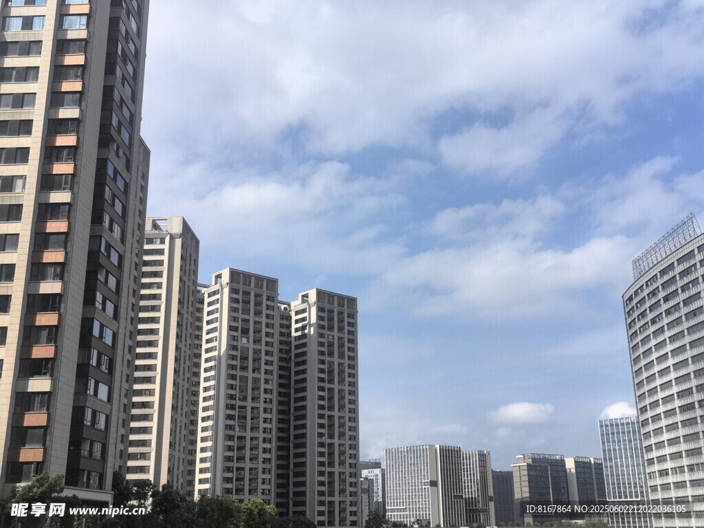 都市高樓林立的天際線