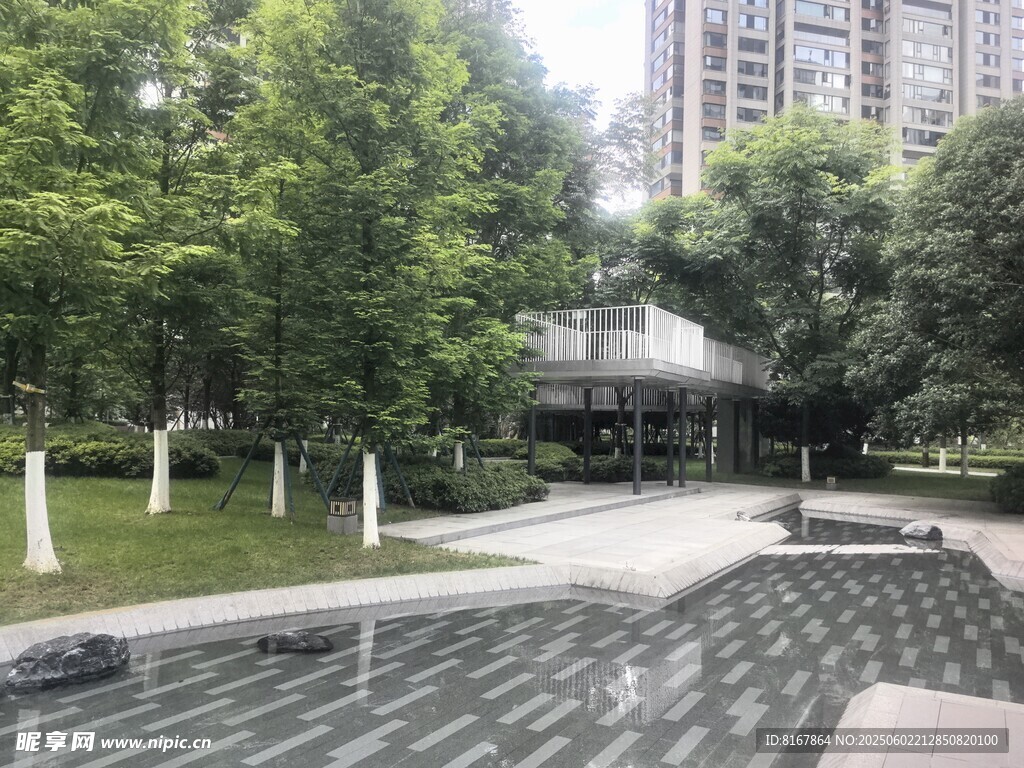 城市中的靜謐綠化景觀
