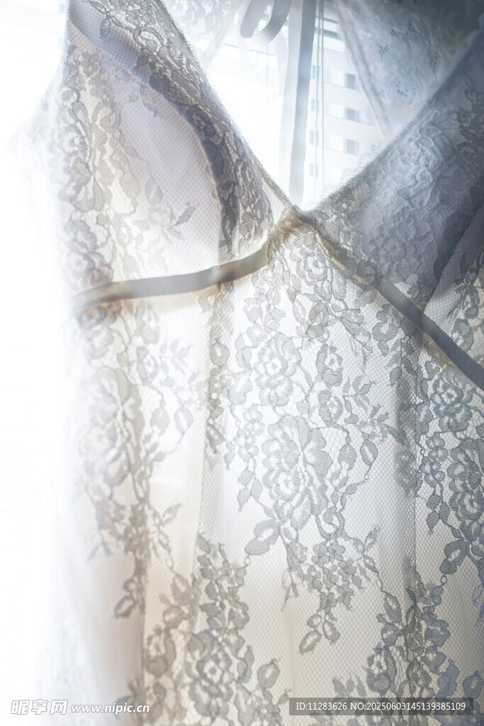 精致蕾絲婚紗細節(jié)展示