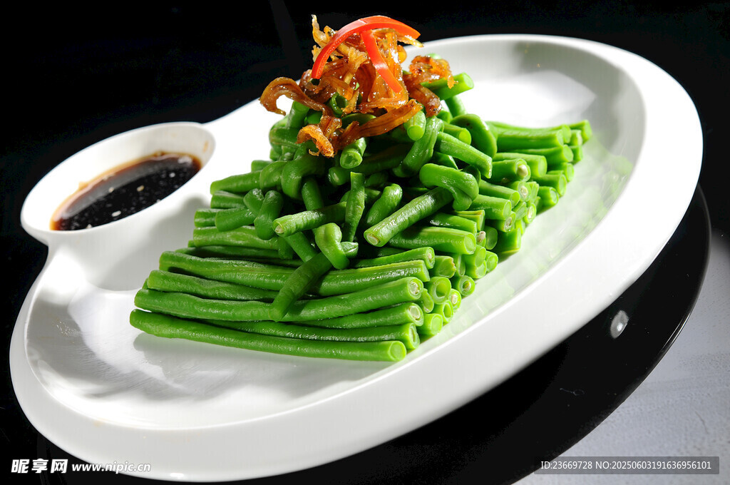 清炒豆角配蘸料