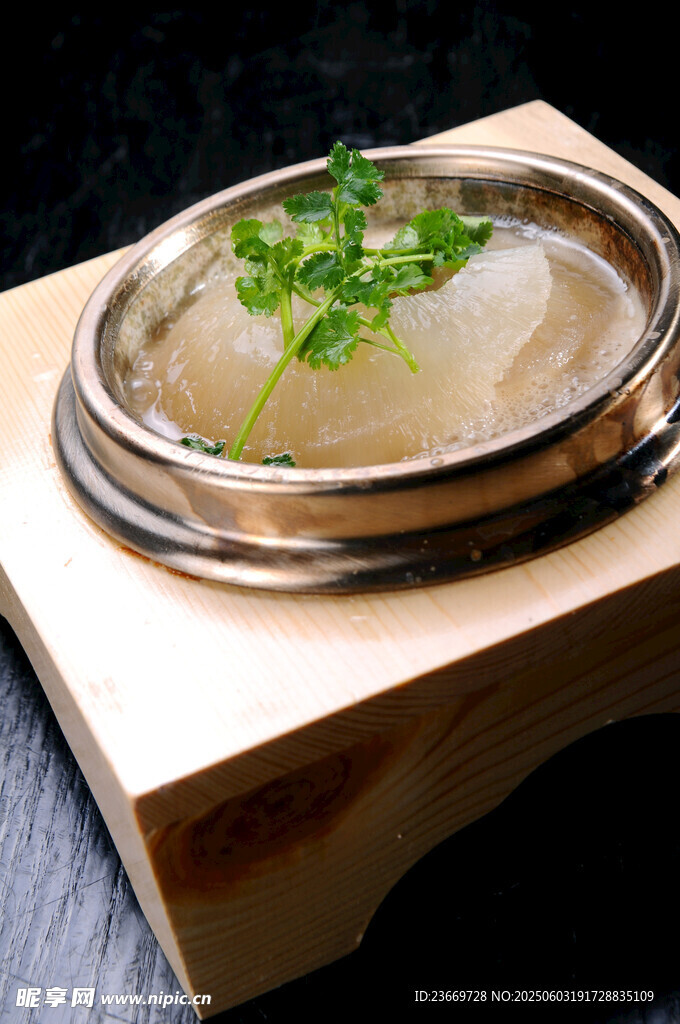 石烹魚翅