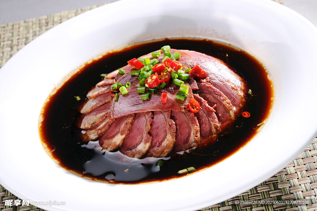 醬香鹵牛肉擺盤精致