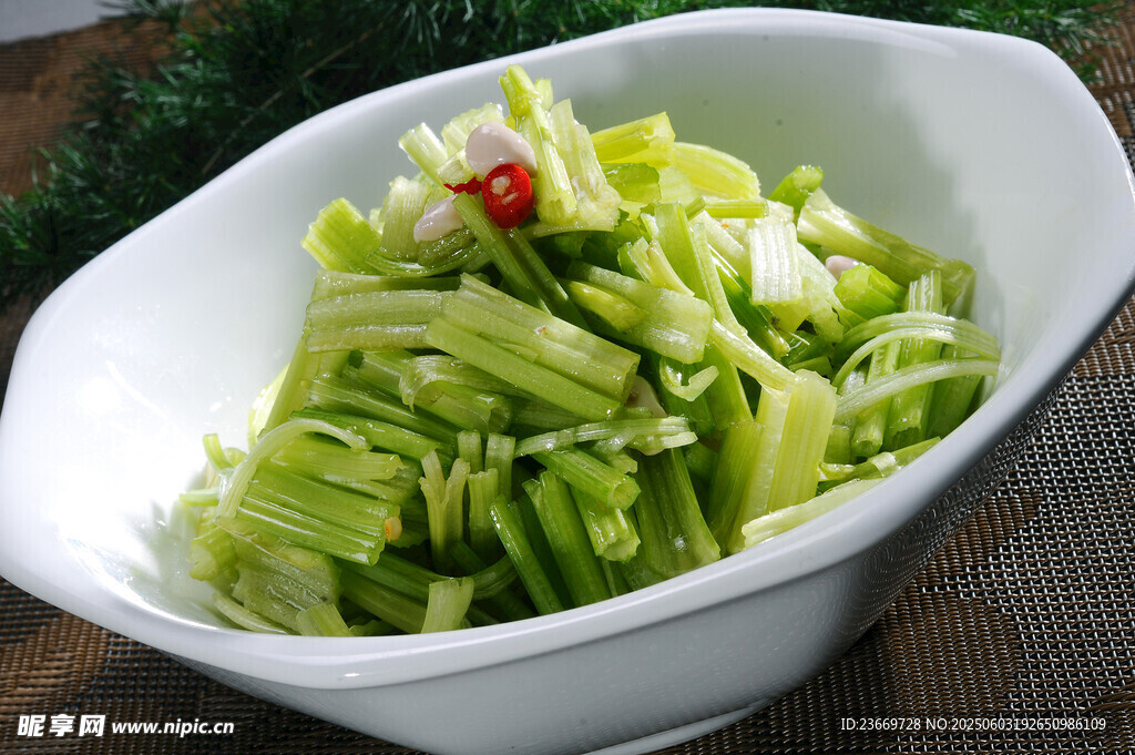 清爽涼拌芹菜絲