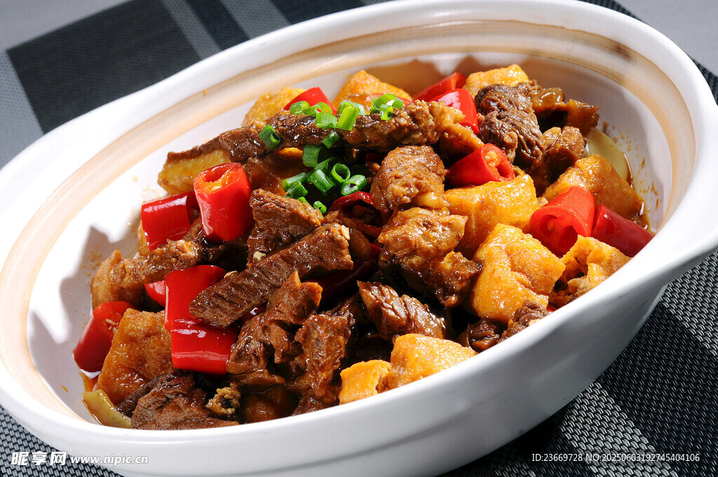 砂鍋土豆牛肉