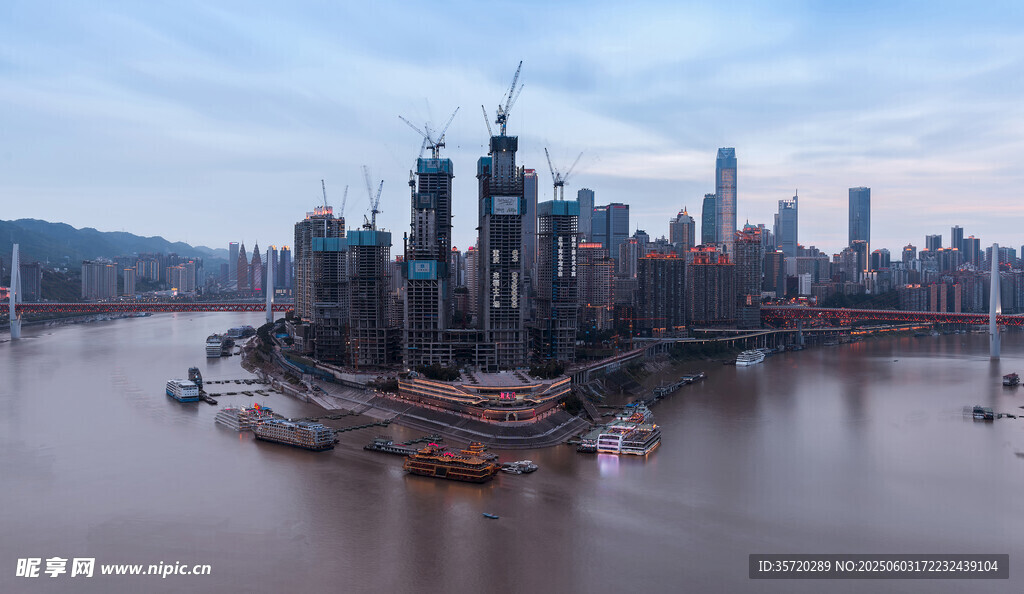 重慶城市江畔壯麗景觀