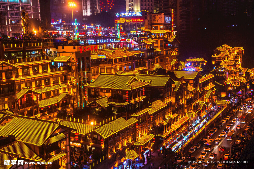 古城夜景燈火璀璨