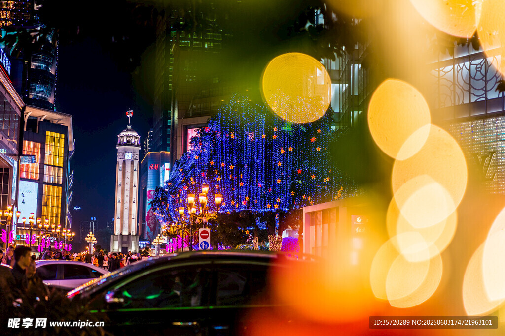都市璀璨夜景車流光影