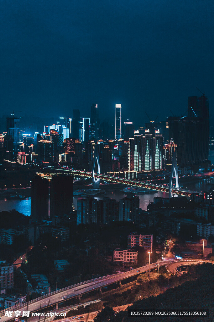 城市夜景璀璨燈火輝煌